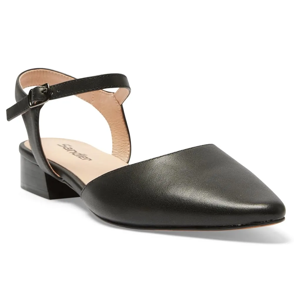 Amity Flat in Black Leather