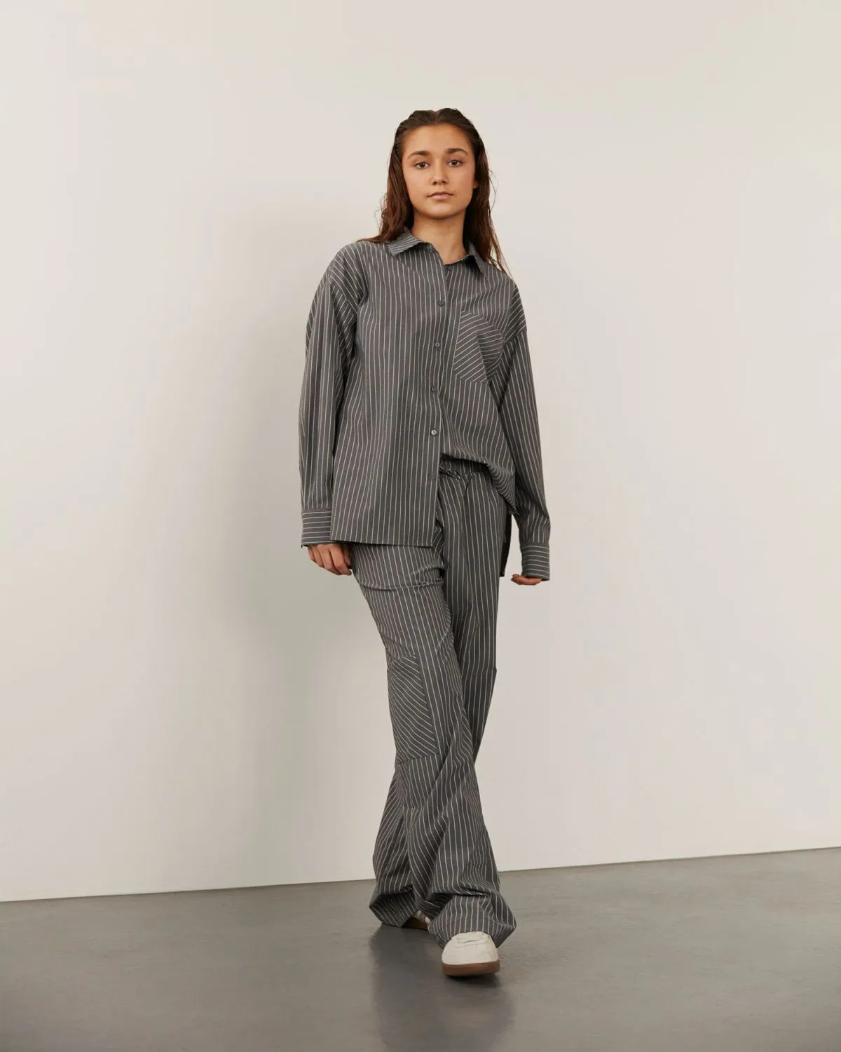 NOLASY TROUSERS - Grey Striped