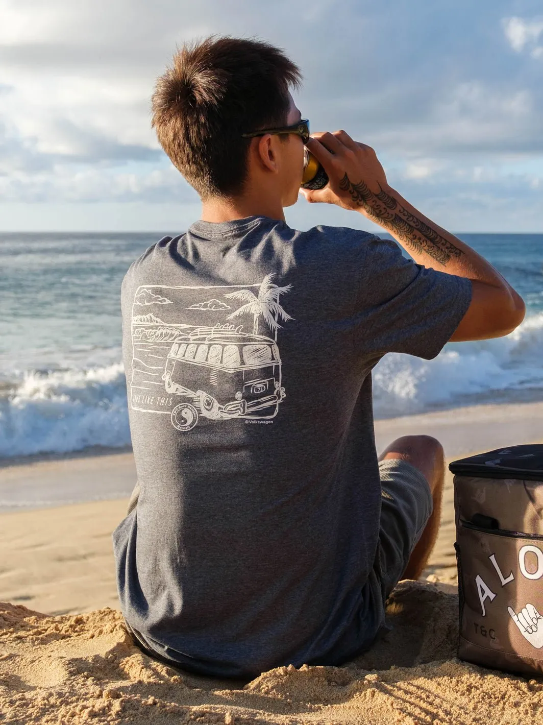 T&C Surf Bus Sketch Rectangle Volkswagen Jersey Tee